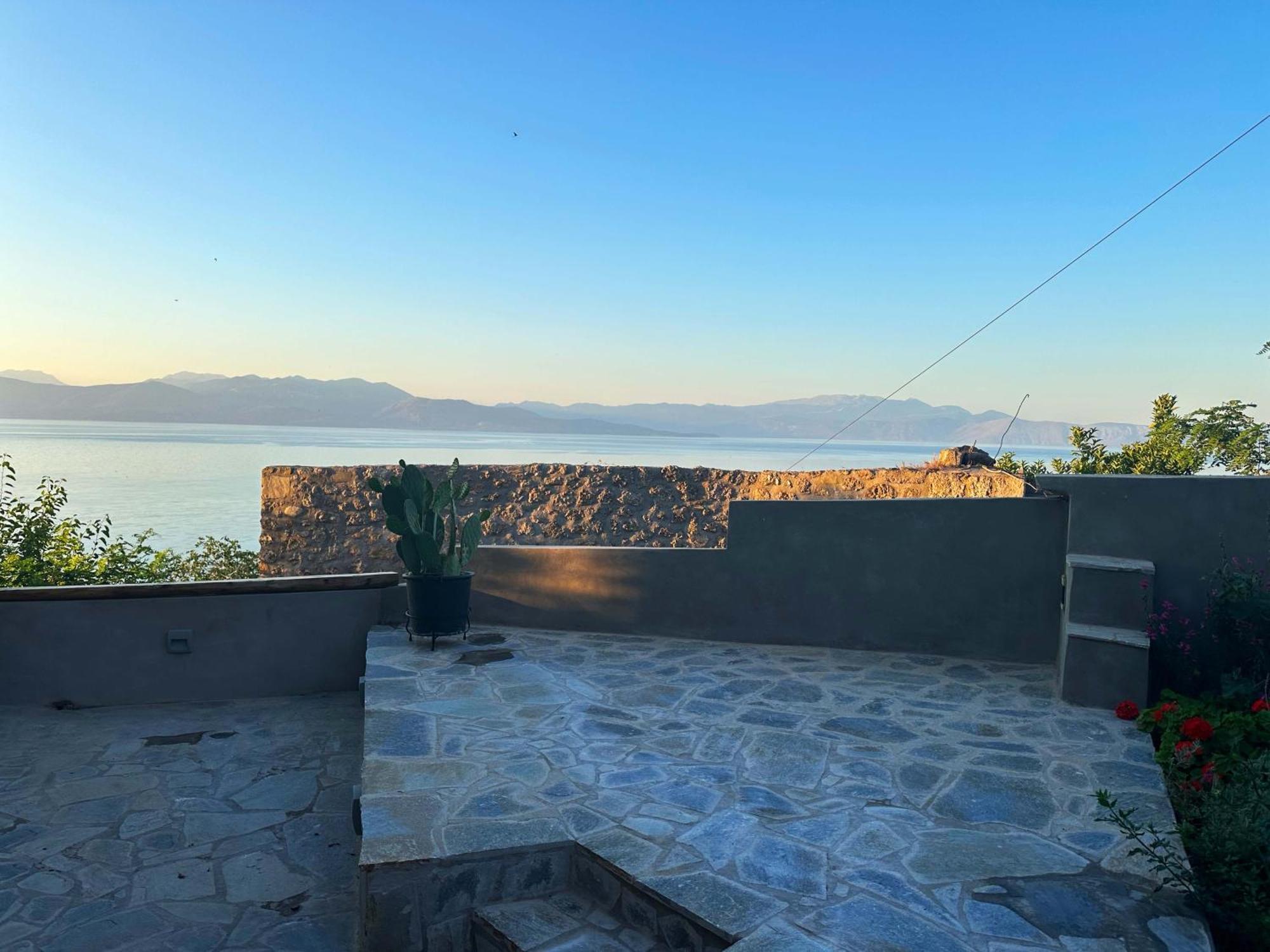 Fteri Stone House In Platanos, Akrata Apartment Bagian luar foto