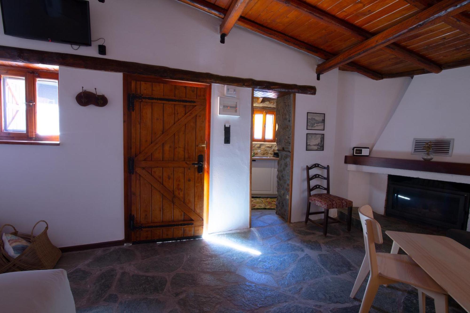 Fteri Stone House In Platanos, Akrata Apartment Bagian luar foto