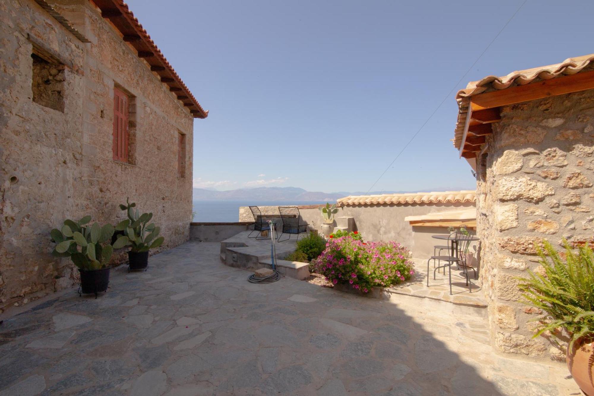 Fteri Stone House In Platanos, Akrata Apartment Bagian luar foto