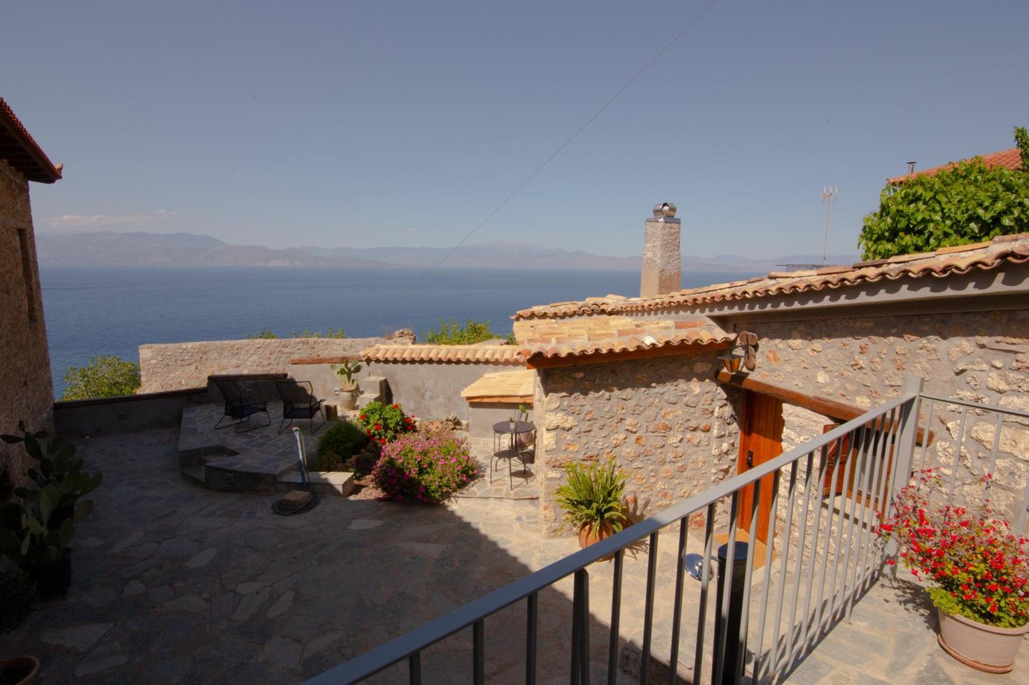 Fteri Stone House In Platanos, Akrata Apartment Bagian luar foto